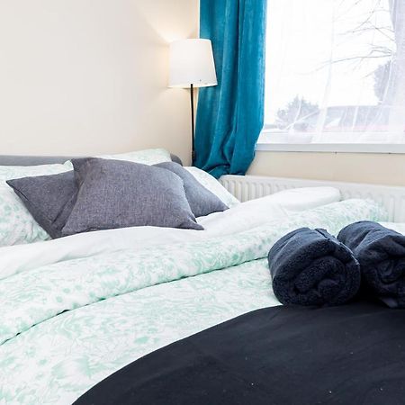 Shirley House 3, Guest House, Self Catering, Self Check In With Smart Locks, Use Of Fully Equipped Kitchen, Close To City Centre, Ideal For Longer Stays, Walking Distance To Bat, 20 Min Drive To Fawley Refinery, Excellent Transport Links 사우샘프턴 외부 사진