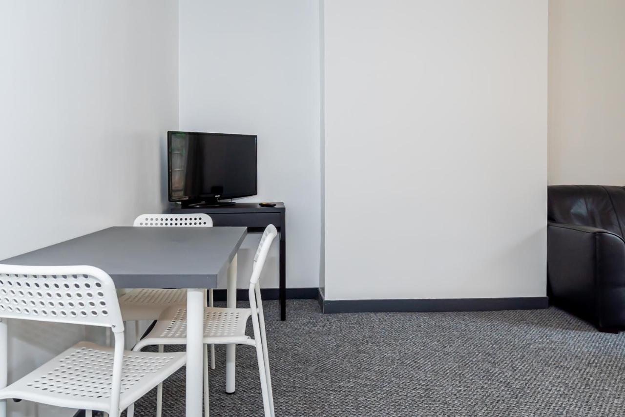 Shirley House 3, Guest House, Self Catering, Self Check In With Smart Locks, Use Of Fully Equipped Kitchen, Close To City Centre, Ideal For Longer Stays, Walking Distance To Bat, 20 Min Drive To Fawley Refinery, Excellent Transport Links 사우샘프턴 외부 사진