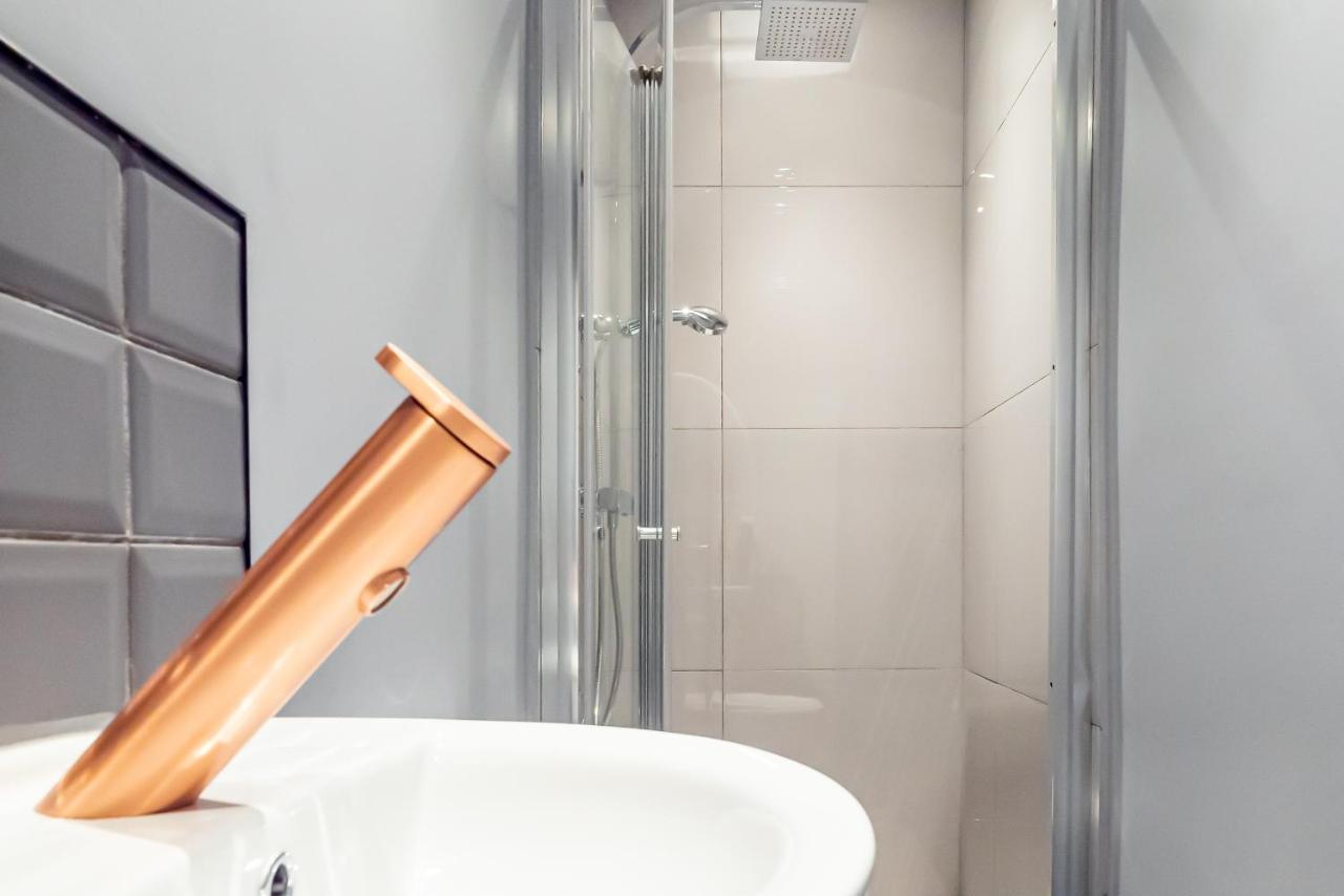 Shirley House 3, Guest House, Self Catering, Self Check In With Smart Locks, Use Of Fully Equipped Kitchen, Close To City Centre, Ideal For Longer Stays, Walking Distance To Bat, 20 Min Drive To Fawley Refinery, Excellent Transport Links 사우샘프턴 외부 사진