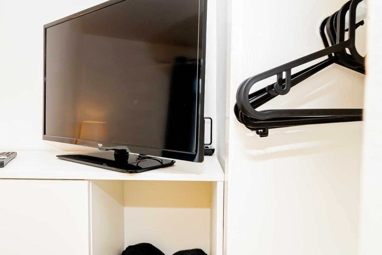 Shirley House 3, Guest House, Self Catering, Self Check In With Smart Locks, Use Of Fully Equipped Kitchen, Close To City Centre, Ideal For Longer Stays, Walking Distance To Bat, 20 Min Drive To Fawley Refinery, Excellent Transport Links 사우샘프턴 외부 사진