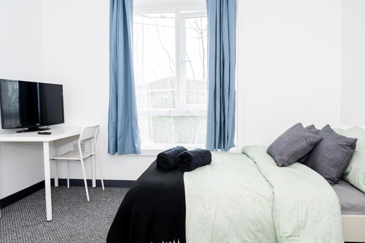 Shirley House 3, Guest House, Self Catering, Self Check In With Smart Locks, Use Of Fully Equipped Kitchen, Close To City Centre, Ideal For Longer Stays, Walking Distance To Bat, 20 Min Drive To Fawley Refinery, Excellent Transport Links 사우샘프턴 외부 사진