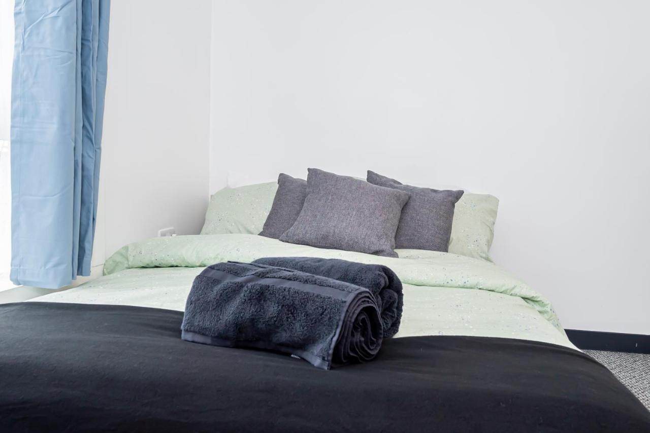 Shirley House 3, Guest House, Self Catering, Self Check In With Smart Locks, Use Of Fully Equipped Kitchen, Close To City Centre, Ideal For Longer Stays, Walking Distance To Bat, 20 Min Drive To Fawley Refinery, Excellent Transport Links 사우샘프턴 외부 사진