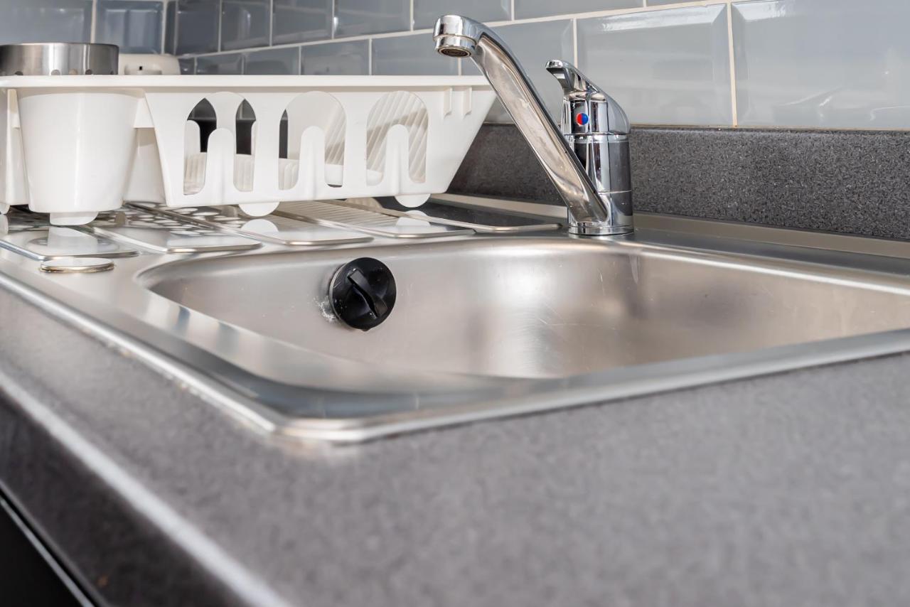 Shirley House 3, Guest House, Self Catering, Self Check In With Smart Locks, Use Of Fully Equipped Kitchen, Close To City Centre, Ideal For Longer Stays, Walking Distance To Bat, 20 Min Drive To Fawley Refinery, Excellent Transport Links 사우샘프턴 외부 사진