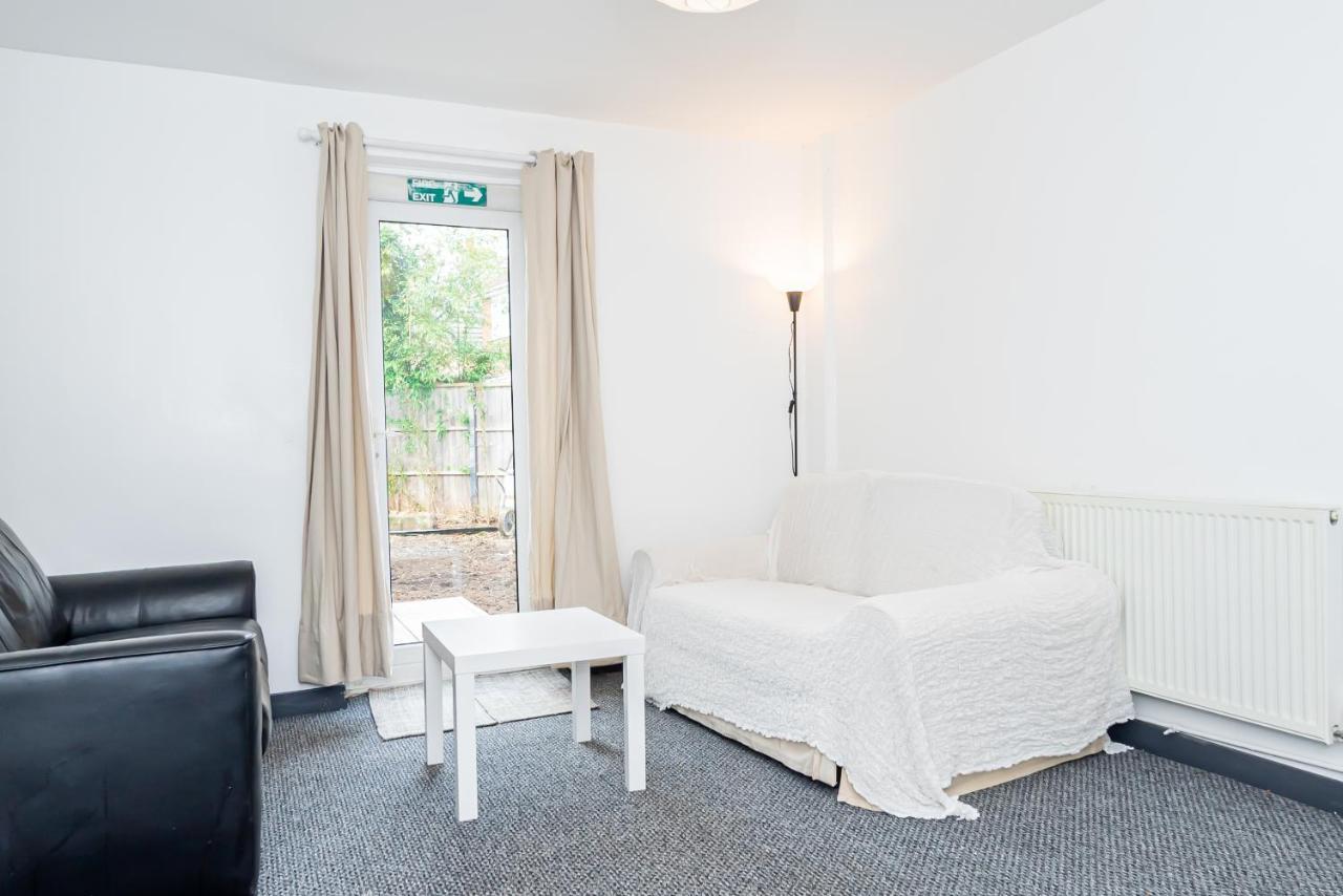 Shirley House 3, Guest House, Self Catering, Self Check In With Smart Locks, Use Of Fully Equipped Kitchen, Close To City Centre, Ideal For Longer Stays, Walking Distance To Bat, 20 Min Drive To Fawley Refinery, Excellent Transport Links 사우샘프턴 외부 사진
